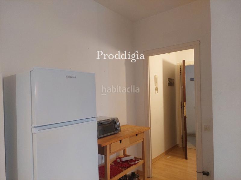 Foto 4ffe37c9-763b-45c5-a897-0c49f06431f4. Alquiler ático  reformado en ciutat de balaguer en Barcelona