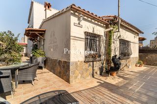 Casa a Serraparera. Casa totalmente reformada en serraparera de 4 habitaciones y 2 b