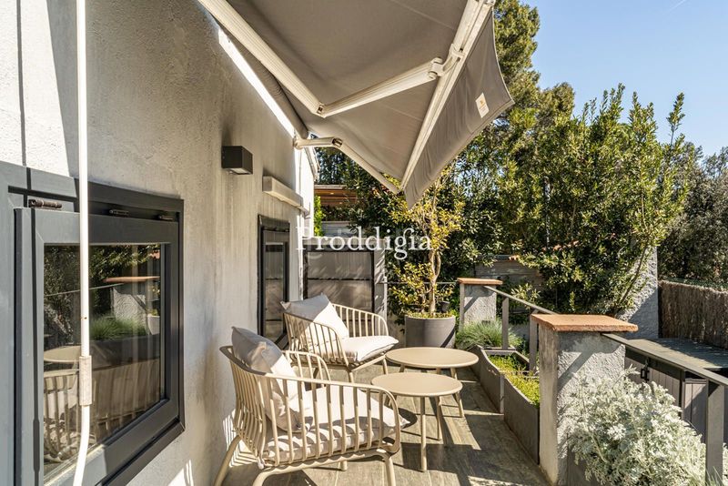 Foto 15670e72-430b-4434-a598-9f7ed3ab8339. Alquiler casa encantadora casa nueva con zona exterior y piscina en Valldoreix en Sant Cugat del Vallès