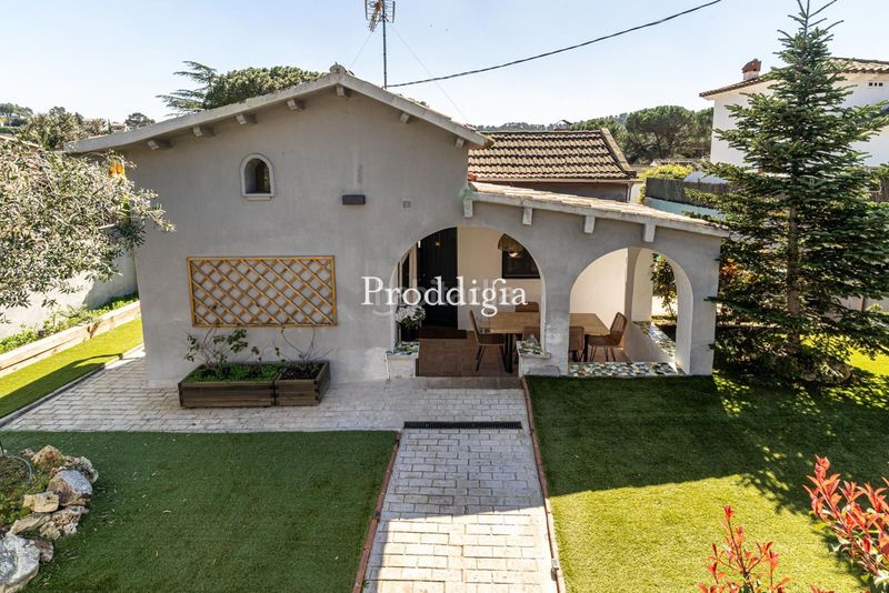 Foto 4cea09c2-4404-4dbd-9016-702c7f029c23. Alquiler casa encantadora casa nueva con zona exterior y piscina en Valldoreix en Sant Cugat del Vallès