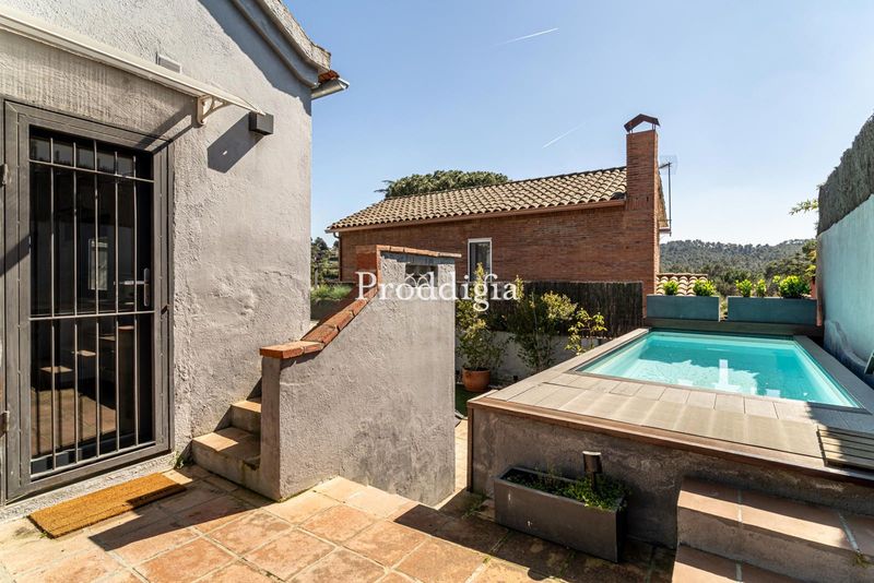Foto 52bbd0fe-fe16-417e-a593-b0d737d7bf31. Alquiler casa encantadora casa nueva con zona exterior y piscina en Valldoreix en Sant Cugat del Vallès