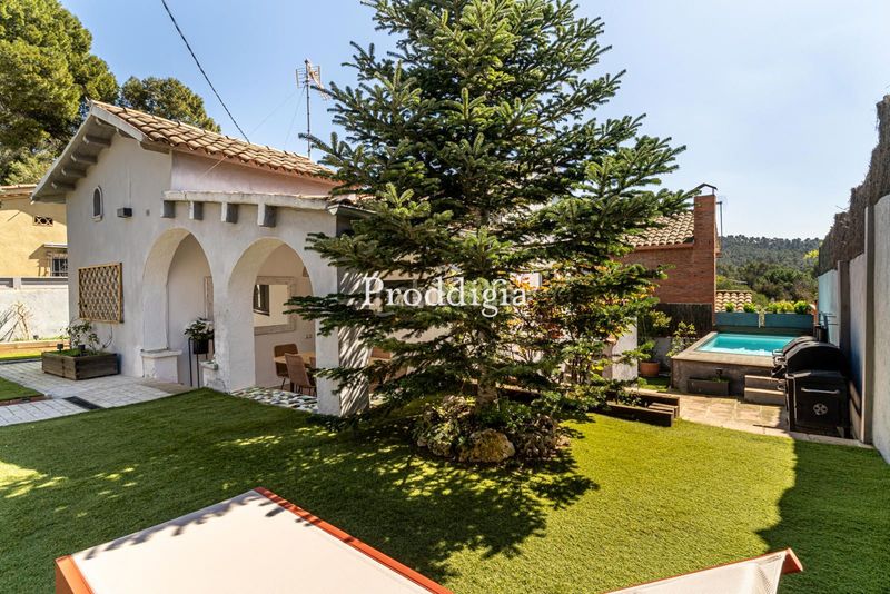 Foto 95f37cff-b755-4e38-957a-5d2af2ef7e42. Alquiler casa encantadora casa nueva con zona exterior y piscina en Valldoreix en Sant Cugat del Vallès
