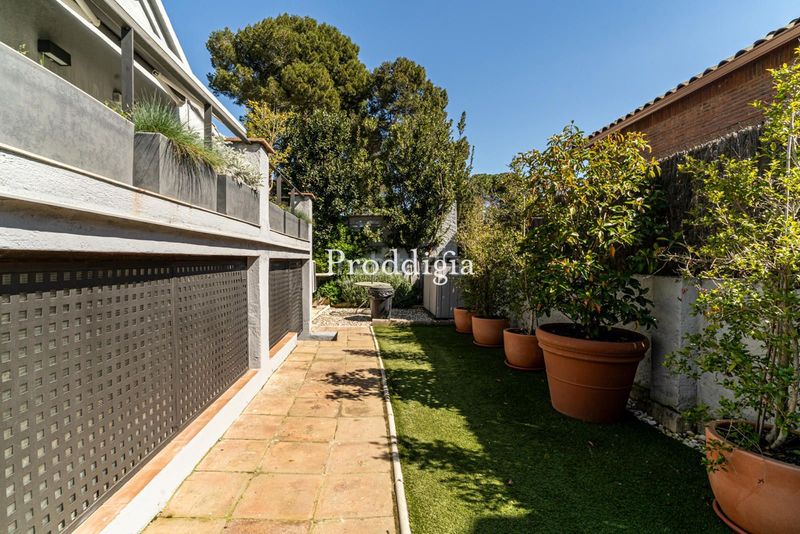 Foto a1304a16-0abb-4e94-a9a3-d4884bf4c40f. Alquiler casa encantadora casa nueva con zona exterior y piscina en Valldoreix en Sant Cugat del Vallès
