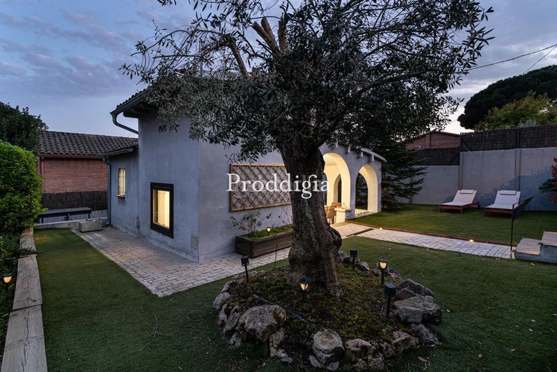 Foto a703248d-5255-4965-838d-73181a6dbf93. Alquiler casa encantadora casa nueva con zona exterior y piscina en Valldoreix en Sant Cugat del Vallès