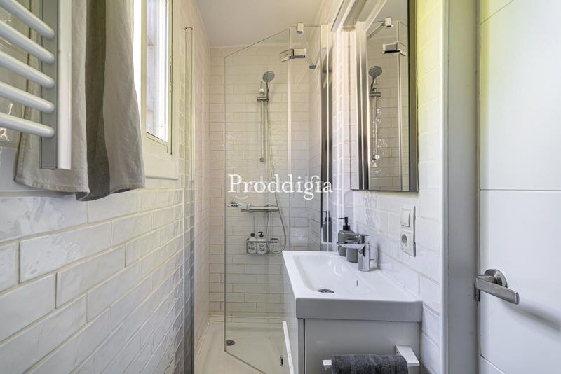 Foto abc7494c-91df-45af-9e6d-a420e19e1c73. Alquiler casa encantadora casa nueva con zona exterior y piscina en Valldoreix en Sant Cugat del Vallès