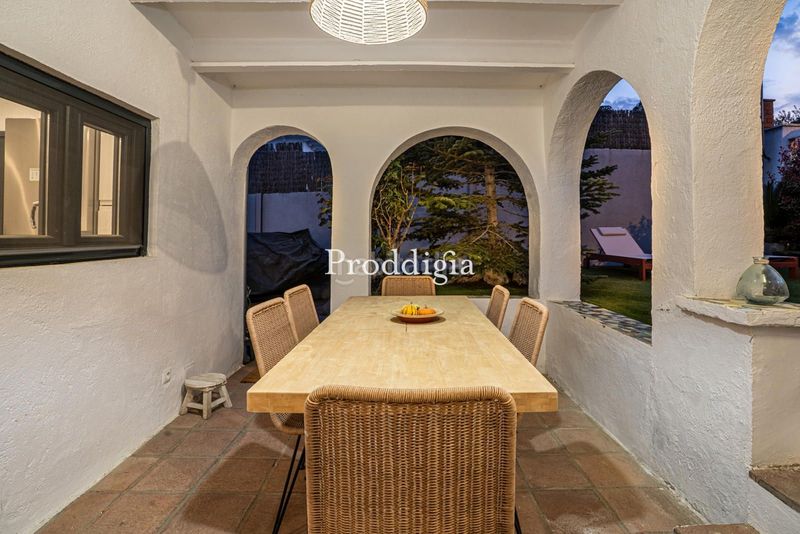 Foto ae46ae73-2984-4ac3-82c4-2c418099e751. Alquiler casa encantadora casa nueva con zona exterior y piscina en Valldoreix en Sant Cugat del Vallès