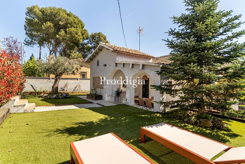 Foto b7d8bb15-ff19-4d03-ad1c-67f2a49f229e. Alquiler casa encantadora casa nueva con zona exterior y piscina en Valldoreix en Sant Cugat del Vallès