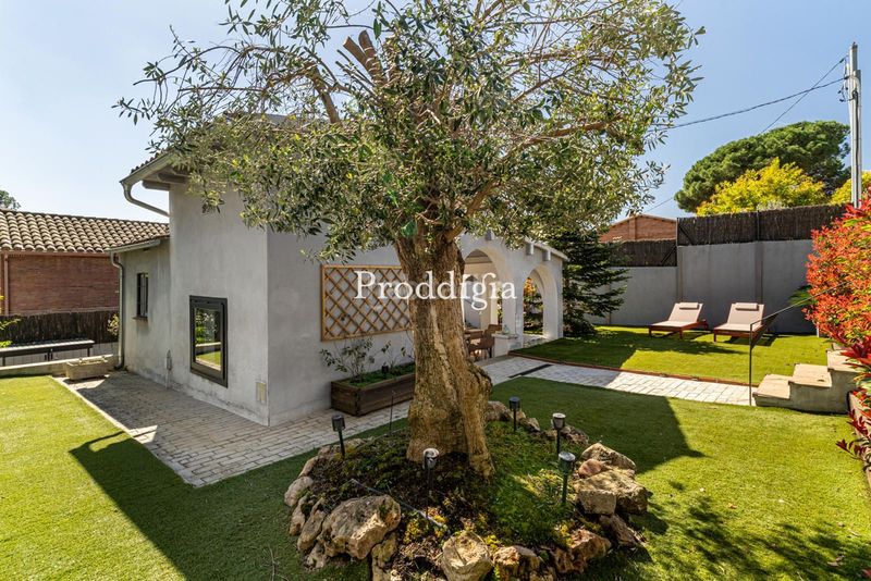 Foto b92f3595-daa4-4b7c-a418-01c220058c1b. Alquiler casa encantadora casa nueva con zona exterior y piscina en Valldoreix en Sant Cugat del Vallès