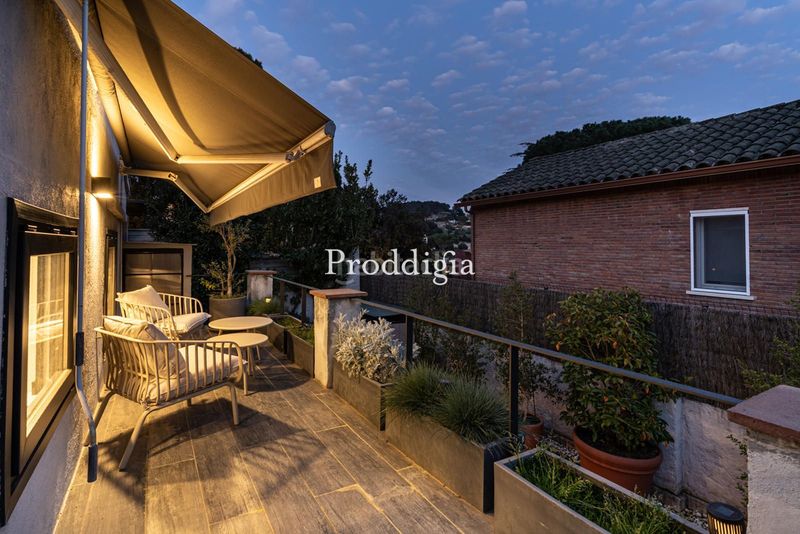 Foto ca9fd0d6-111b-4c7d-bf7e-907b40450571. Alquiler casa encantadora casa nueva con zona exterior y piscina en Valldoreix en Sant Cugat del Vallès