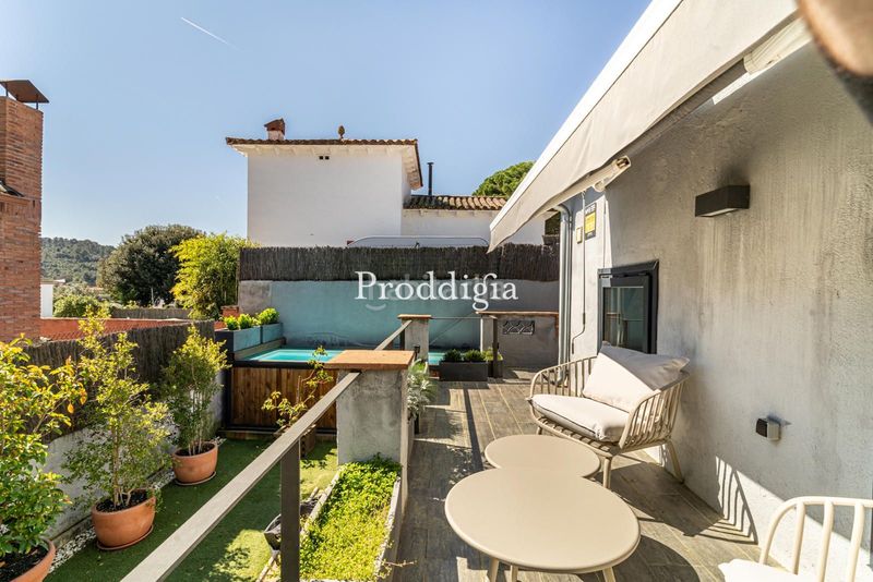 Foto fc1e80ba-5267-4390-9b6c-d1f65beaebb0. Alquiler casa encantadora casa nueva con zona exterior y piscina en Valldoreix en Sant Cugat del Vallès