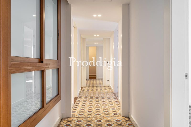 Foto 85b598f6-fc41-415c-8032-9904d2ac9059. Rent office space with heating in Dreta de l´Eixample Barcelona