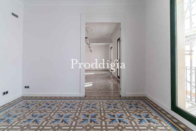 Foto b9552f56-e30a-4455-a0b8-735d08e868d1. Rent office space with heating in Dreta de l´Eixample Barcelona