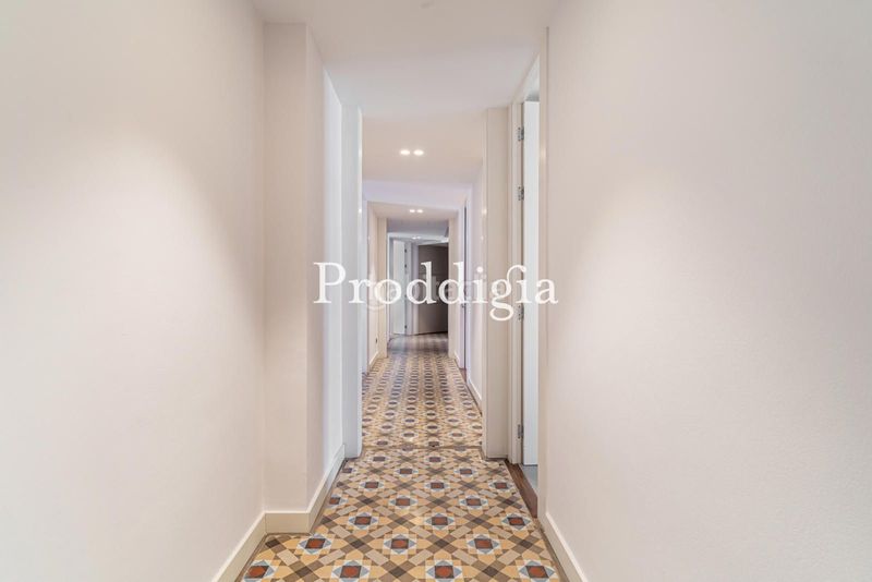Foto bf88c258-f99f-43f4-9f47-45ec0d31cbdd. Rent office space with heating in Dreta de l´Eixample Barcelona