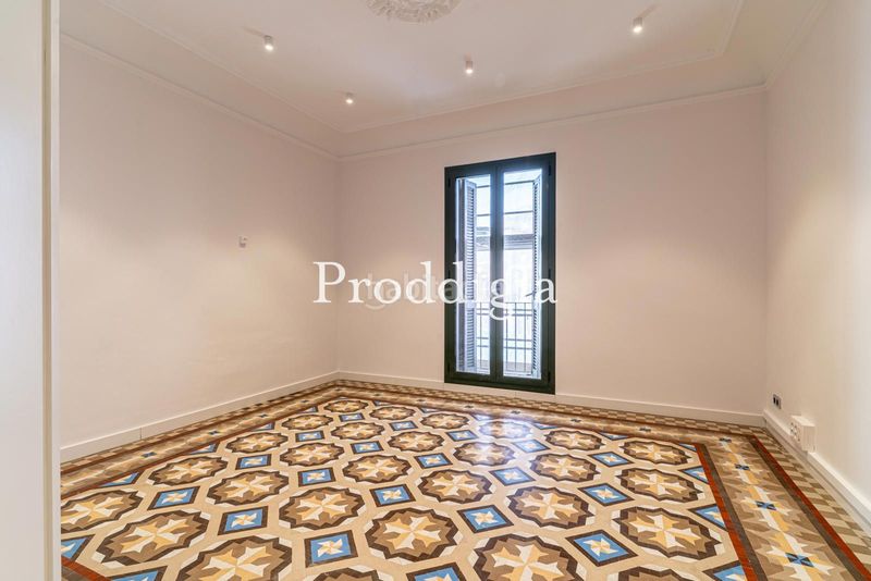 Foto db293136-8ff8-471e-a5d7-85d000533974. Rent office space with heating in Dreta de l´Eixample Barcelona