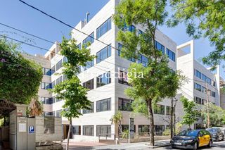 Rent Office space  Calle del milanesat, 25. Oficinas recién reformadas en calle milanesat . tres torres