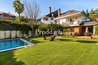 Chalet à Arxiu. Preciosa vivienda en zona premium con máxima privacidad