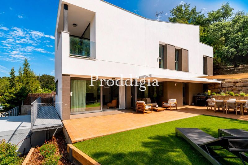 Foto cea78783-6565-4cb3-8302-b043bb3f82a4. Rent house with heating parking in Vallvidrera - Tibidabo - Les Planes Barcelona