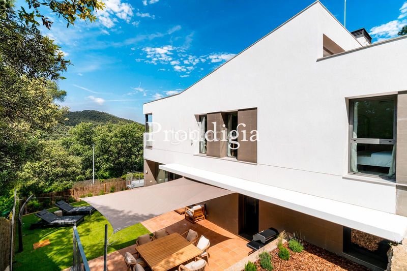 Foto d3abd5eb-6912-406f-8d25-2a38bb19b6e8. Rent house with heating parking in Vallvidrera - Tibidabo - Les Planes Barcelona