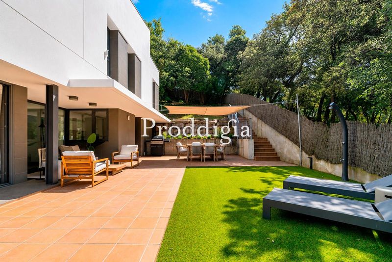 Foto e2b40e60-e0cd-45f4-9356-5f8239dd7bd5. Rent house with heating parking in Vallvidrera - Tibidabo - Les Planes Barcelona