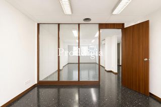 Affitto Ufficio  Travessera gracia. Oficina 100 m en zona prime, gastos incluidos.