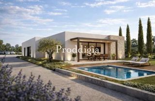 Chalet in Bellaterra. Diseño, luz y piscina en bellaterra