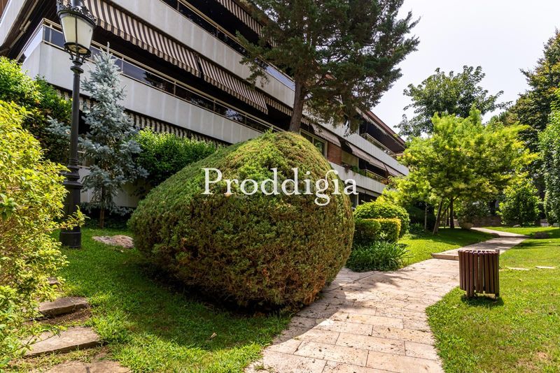Foto b4dd3732-2573-44c0-a82c-056e1c47b1e0. Pis amb calefacció aparcament piscina a Eixample Sant Cugat del Vallès