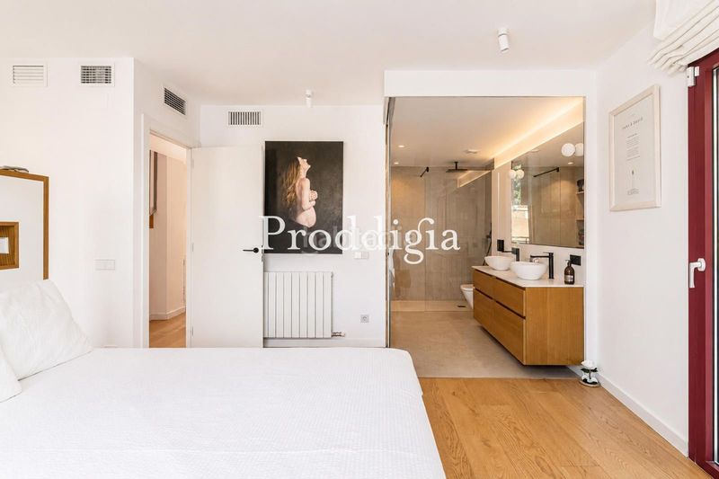 Foto b3b61679-8cec-4cfb-87ac-e3e6b2d6d747. Casa adossada amb aparcament piscina a Ca n´Oriol Rubí