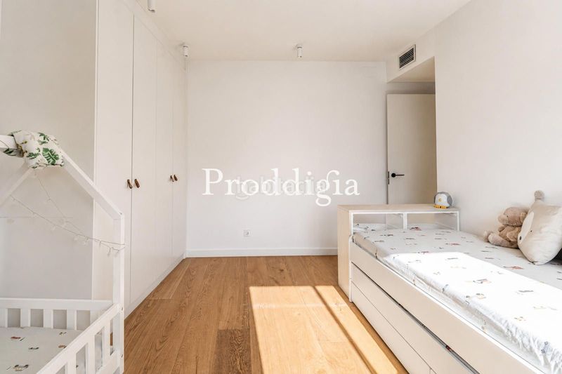 Foto bd8f6da4-7302-443b-9c45-f4031b4c3175. Casa adossada amb aparcament piscina a Ca n´Oriol Rubí