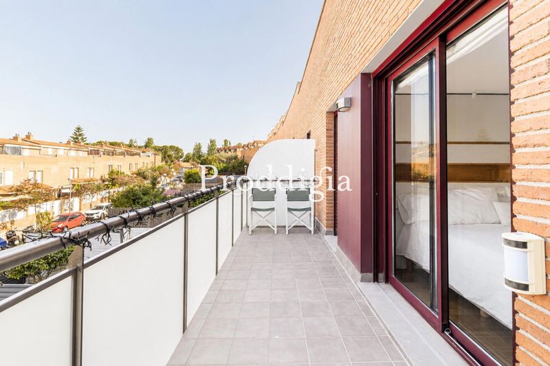 Foto d23b1824-ff53-4f36-9d2e-9fce4b2c986d. Casa adossada amb aparcament piscina a Ca n´Oriol Rubí