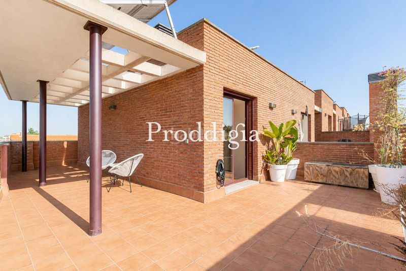 Foto d472a242-9e73-4c36-b919-96aecbbe1e11. Casa adossada amb aparcament piscina a Ca n´Oriol Rubí