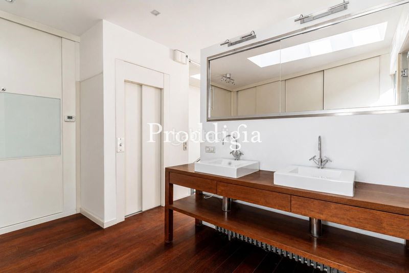 Foto 17841b97-23a4-4a9b-904e-6955870dde9f. Casa amb calefacció aparcament a Sarrià Barcelona