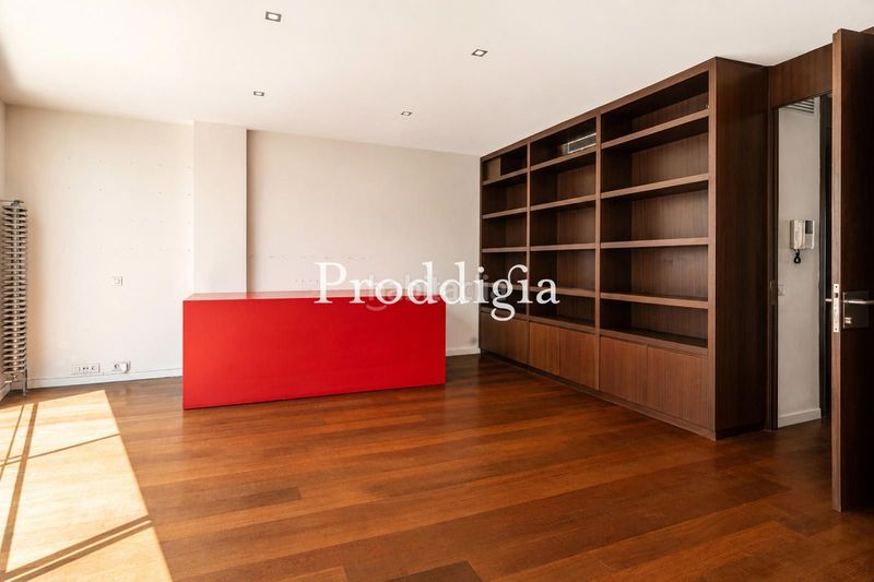 Foto 3e0e0afb-a542-45b6-b03e-7b288823dc8b. Casa amb calefacció aparcament a Sarrià Barcelona