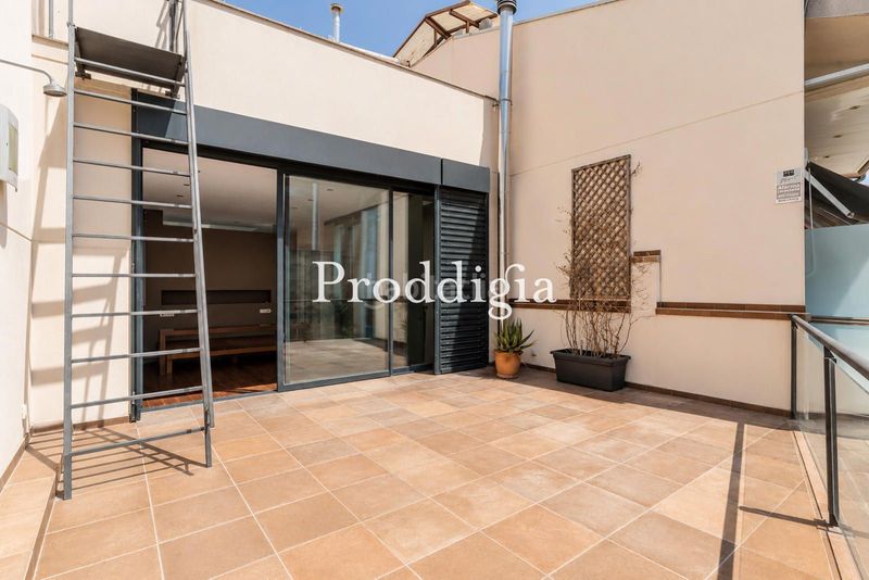 Foto 5c26c442-c209-42db-8574-e80b409574a9. Casa amb calefacció aparcament a Sarrià Barcelona