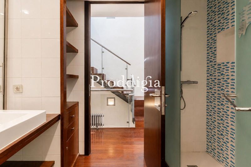 Foto e5c5941d-a9ea-46a0-ab5a-736a5b02f7c2. Casa amb calefacció aparcament a Sarrià Barcelona
