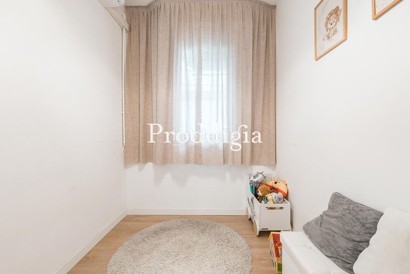 Foto bea6a238-6832-4dd2-a053-3681e8156b88. Àtic amb calefacció aparcament a Fort Pienc Barcelona