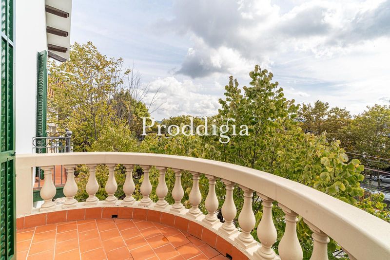 Foto ea8fbdb1-d6ce-40c3-a535-aa7693515b7d. Rent chalet with heating parking pool in Colomer Sant Cugat del Vallès