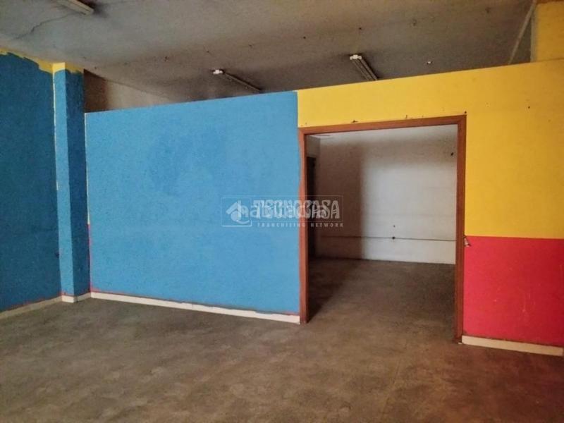 Foto cd1ff67c-df60-4ae2-9667-f43b24665002. Local comercial a Centro Alcalá de Guadaira