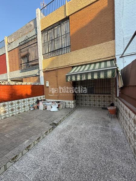 Foto bd27aa4d-38c1-4212-9b30-39421190e7c7. Casa  en venta en Mairena del Alcor