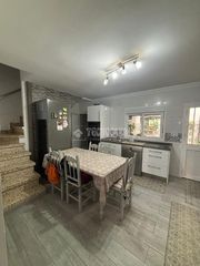 Casa bifamiliare in La Paz. Casa en venta en alcalá de guadaira