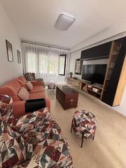 Casa aparellada a La Paz. Casa en venta en alcalá de guadaira