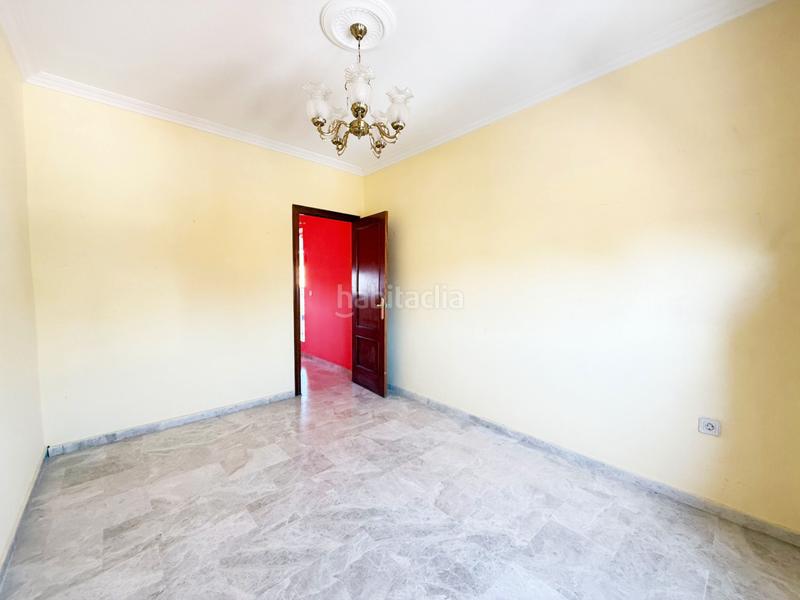 Foto a90820af-a18f-4d8e-abdf-2fad5a5c4680. Casa adosada estupendo y espacioso adosado en Castilleja de Guzmán