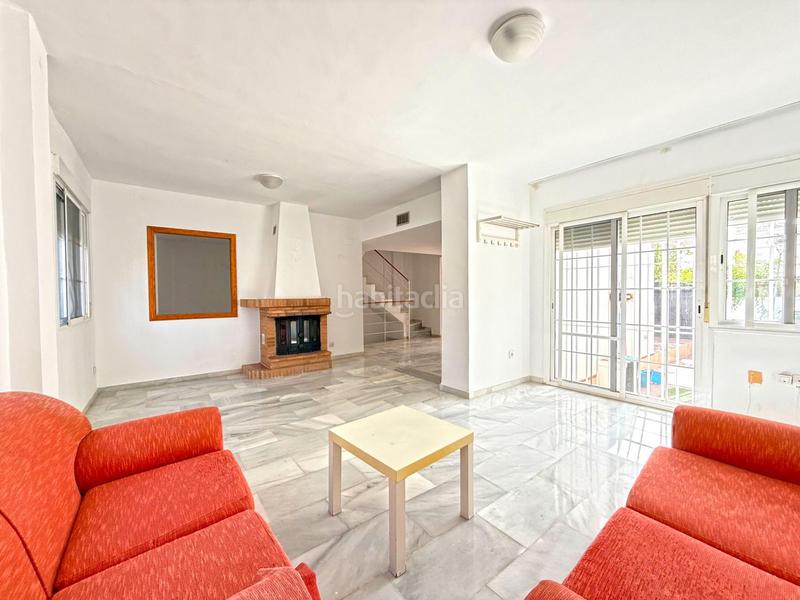 Foto a8b402b8-8b4f-4fdd-ae16-72cf7b9de73c. Reihenhaus mit parking in Ciudad Aljarafe Mairena del Aljarafe