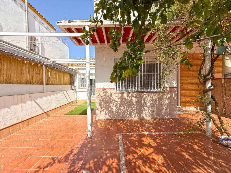 Foto fdd1ed0c-c171-44d1-9b9a-89642d5c7275. Reihenhaus mit parking in Ciudad Aljarafe Mairena del Aljarafe