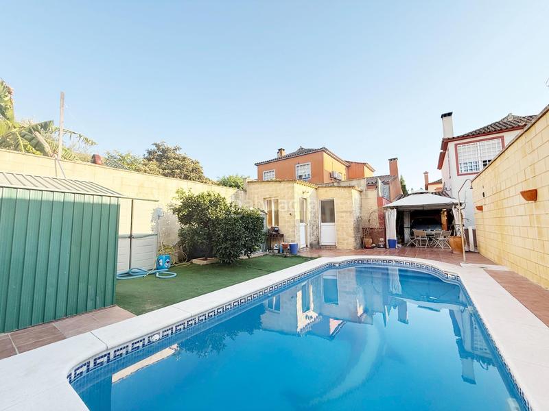 Foto 7a0171a6-3669-4245-99c0-59ed11a3f099. Xalet amb aparcament piscina a Centro Bormujos