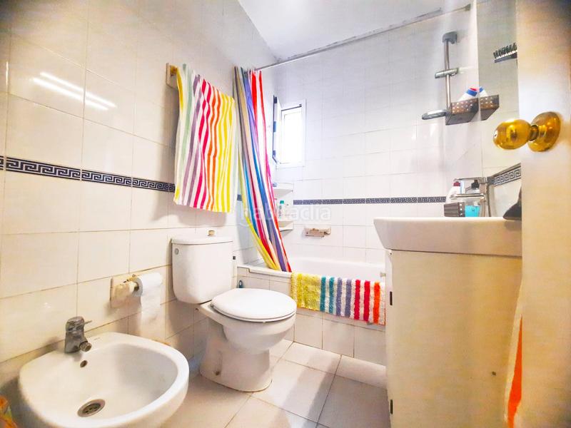 Foto a0b9e5f8-b130-4f4c-a6d9-9e3cddf4bfa0. Xalet amb aparcament piscina a Centro Bormujos