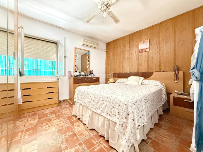 Foto b952e1fc-0608-41ab-a43b-1e7bec0f54ff. Casa adossada a San Julián Sevilla