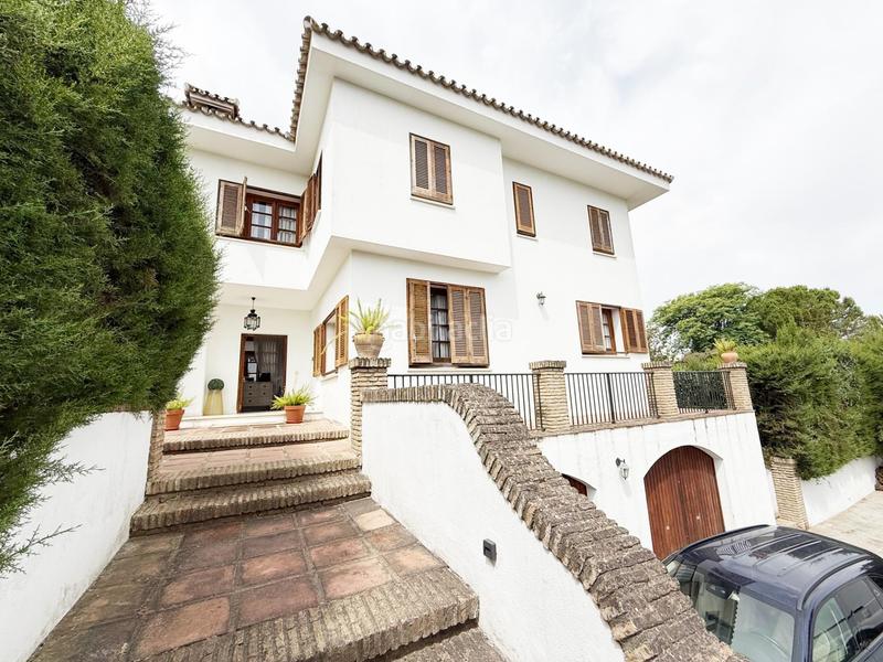 Foto b4b15a99-e545-48f8-b81e-ce43581330ce. Casa con parcheggio piscina in Simon Verde Mairena del Aljarafe
