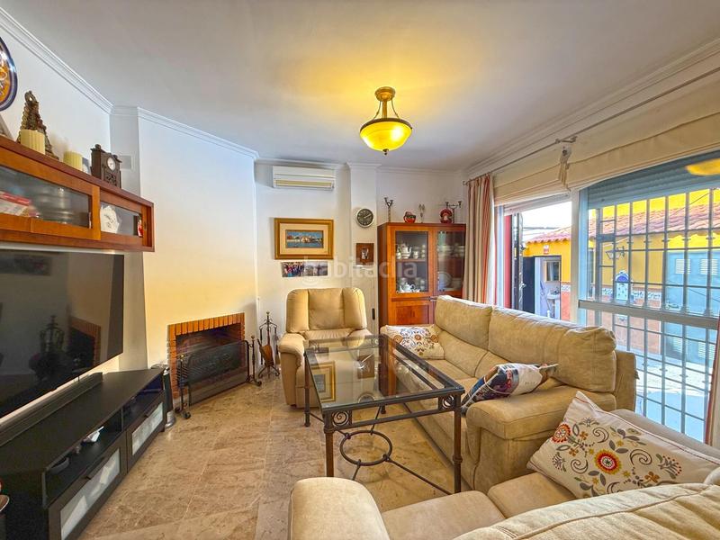 Foto 2c8aac35-9bb1-44ac-a5d9-380a5c9332eb. Casa aparellada a Espartinas pueblo Espartinas