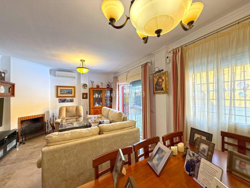 Foto 3364344e-0add-45f0-8136-bbdaa65fa0c7. Casa aparellada a Espartinas pueblo Espartinas