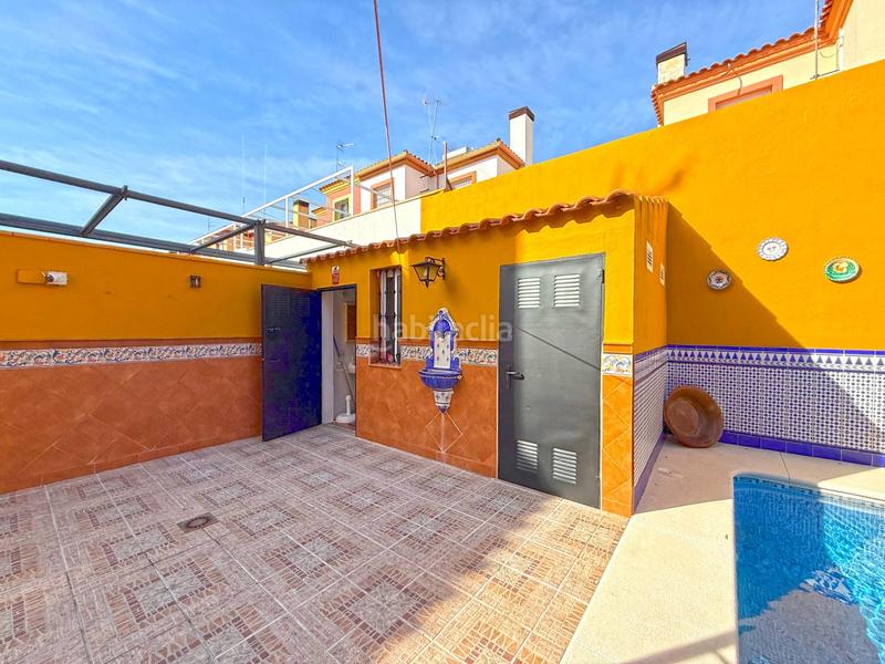 Foto 3ed88f55-0f06-41aa-9048-3a9008c4d097. Casa aparellada a Espartinas pueblo Espartinas